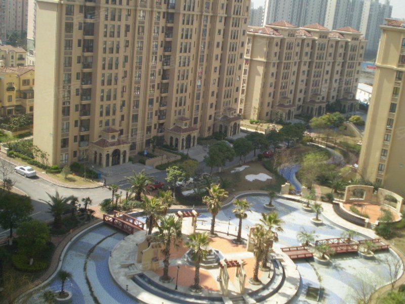 环球翡翠湾花园