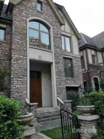 藏龙岛阳光100英伦别墅 516平单价低至10400 无税费