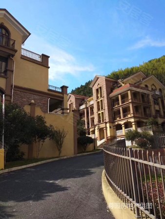 金水湾总价60万的别墅 赠送花园露台车库 可落户杭州 70年