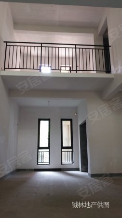 渝北 复地花屿城 端头叠拼别墅 带60平米花园 带车位 急售