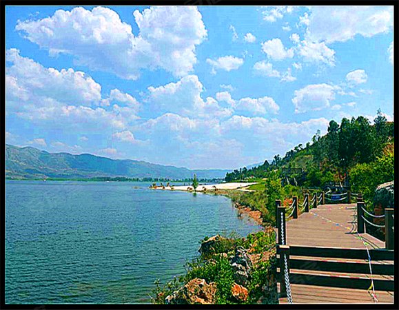 山水湖畔 中间位置大双拼 全海景视野开阔 户型靓丽 地势高