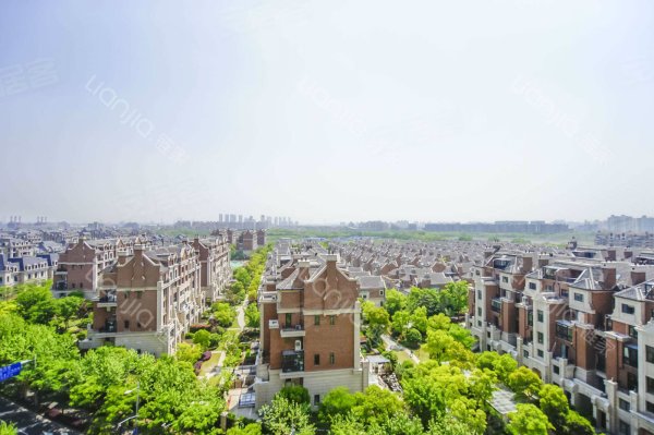 新理想花园精装,松江押1付1  9地铁旁 精装两房 房东急租